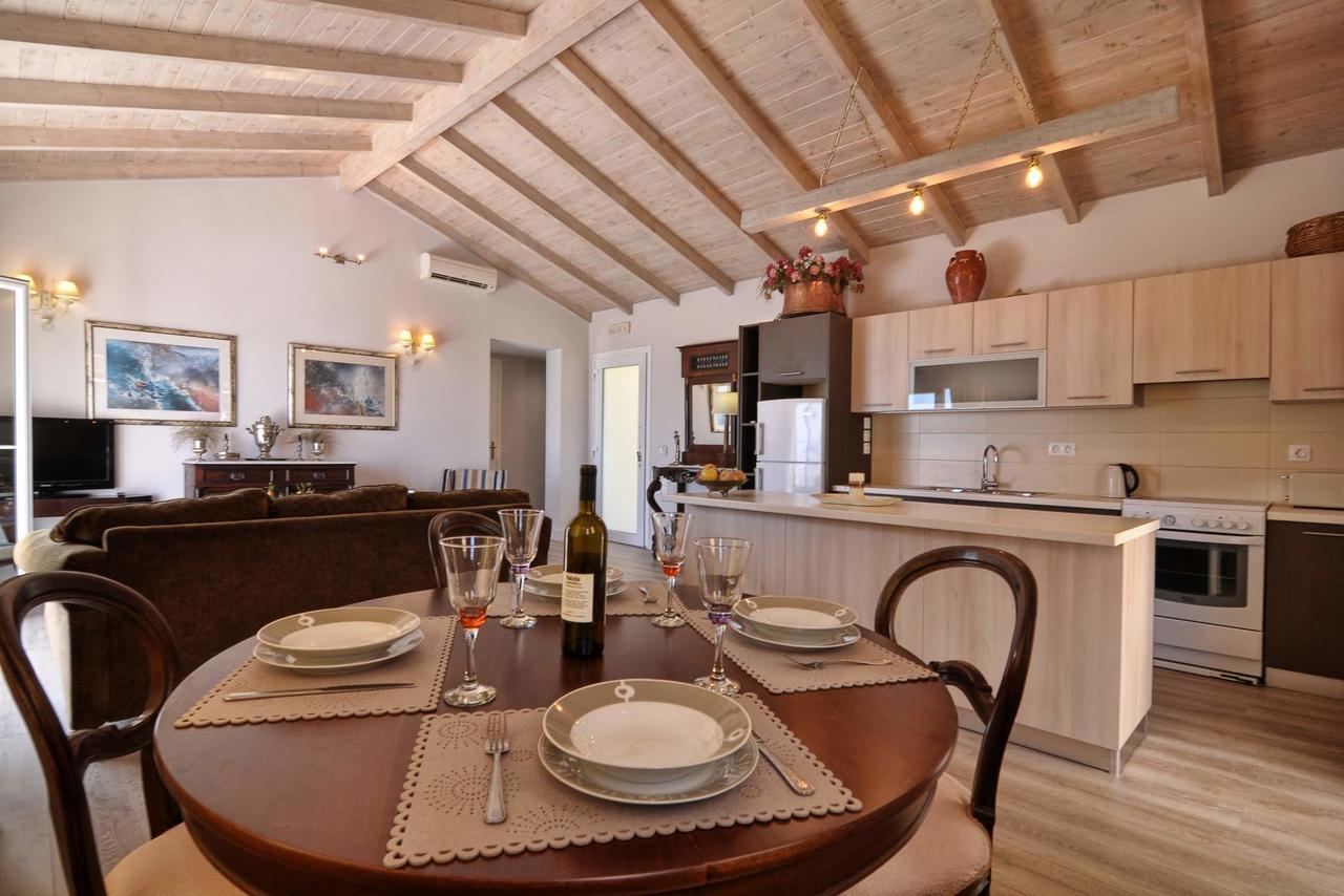 Veroniki Penthouse Deluxe Apartment Агиос-Иоаннис-Перист Экстерьер фото